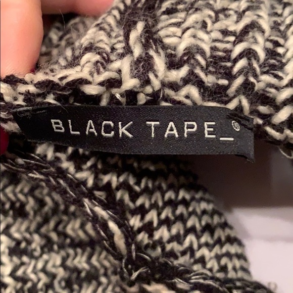 Neiman Marcus Black Tape soft chunky knit cardigan - Picture 6 of 6